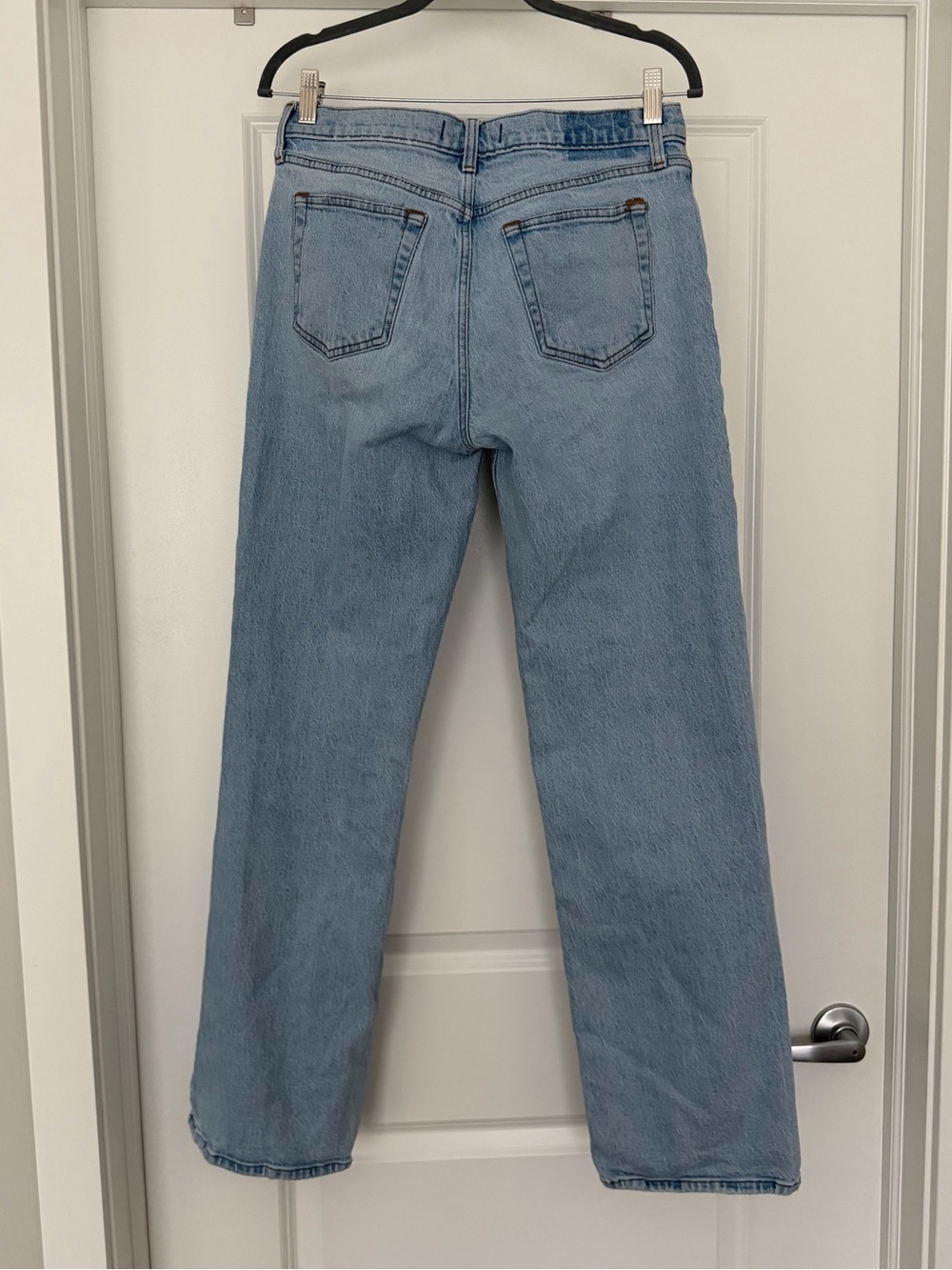 Abercrombie Low Rise Baggy Light Wash Jeans - Picture 4 of 5